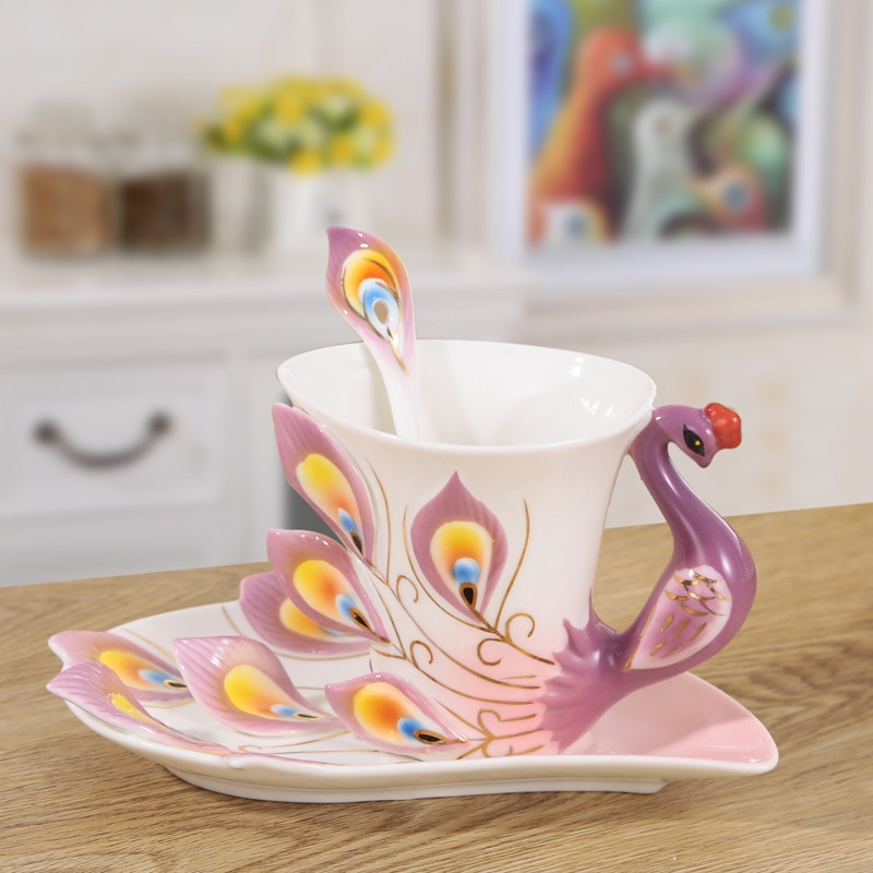 Európsky štýl keramického šálky na kávu, kreatívneho kostného porcelánu s 3D smaltovaným farebným porcelánovým čajovým šálkom s podšálkou a lyžičkou, sada riadu