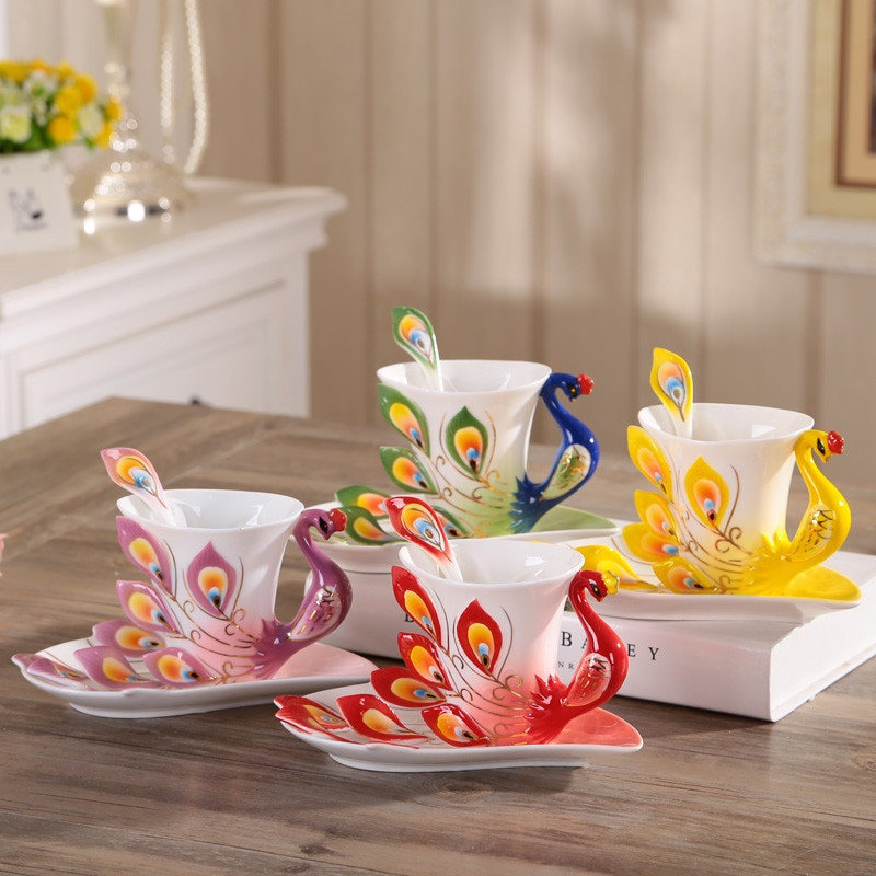 Európsky štýl keramického šálky na kávu, kreatívneho kostného porcelánu s 3D smaltovaným farebným porcelánovým čajovým šálkom s podšálkou a lyžičkou, sada riadu