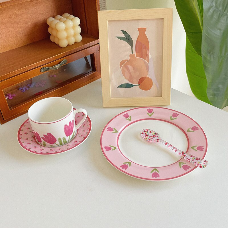Cutelife Ins Tulip Pink Keramická sada kávových šálok Domáca dekorácia Mliečny čaj Raňajkový pohár Podšálka Vintage Svadobný tanier Opakovane použiteľný pohár