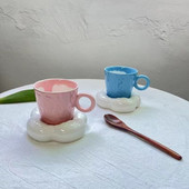 Kreatív, kézzel festett kerámia kávéscsésze és csészealj szett Aranyos kék ég és fehér felhős bögrék Kézzel készített egyszerű reggelizőcsészék