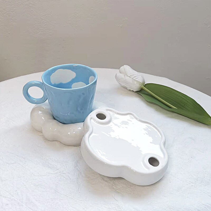 Kreatív, kézzel festett kerámia kávéscsésze és csészealj szett Aranyos kék ég és fehér felhős bögrék Kézzel készített egyszerű reggelizőcsészék