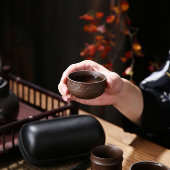 4 бр. Лилави глинени чаши за чай 1 бр. Чайник и филтър за чай Всичко в преносима чанта Култура на китайския чай KungFu Чаен комплект Пътна торбичка за чай