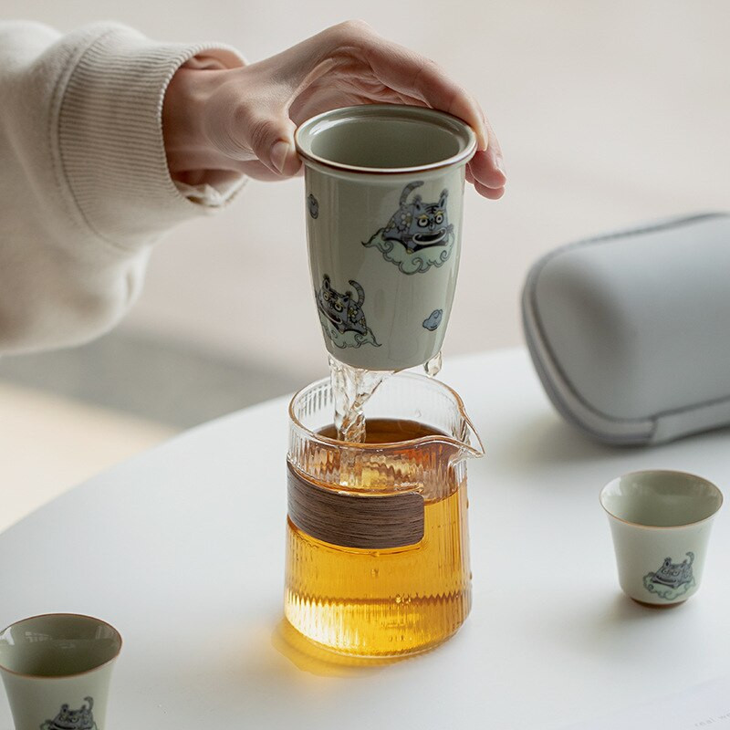 Prijenosni keramički čajnik s glazurom meda Putni čajnik Tigar Year Posuda za čaj Poklon protiv opekotina Galss Tea Pitche Vanjski aparat za čaj 1 lonac 3 šalice