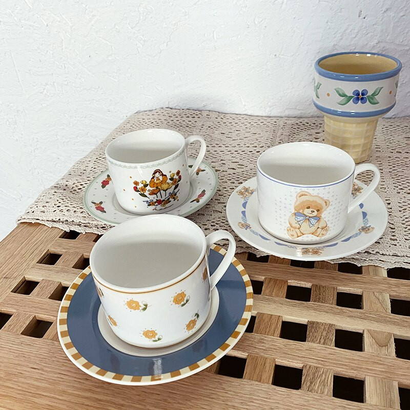 Keramický kvetinový maľovaný kávový hrnček s lyžičkou, roztomilý hrnček, kaviareň, bar, hrnčeky na kávu, raňajky, farebný šálka mlieka