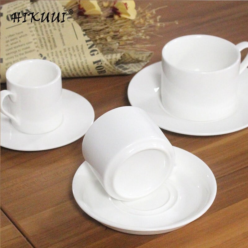 3 štýlové 2 ks biele porcelánové hrnčeky na kávu s podnosom, keramické hrnčeky a podšálka, klasický západný šálka mliečnej kávy a čaju