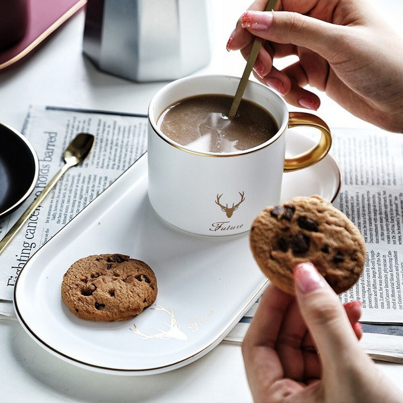 Скандинавски стил Лека луксозна керамична чаша за кафе Elk Комплекти дълги овални чинии с чаена лъжичка Чаша за следобеден чай Чаша за чай Десертни чинии Комплекти