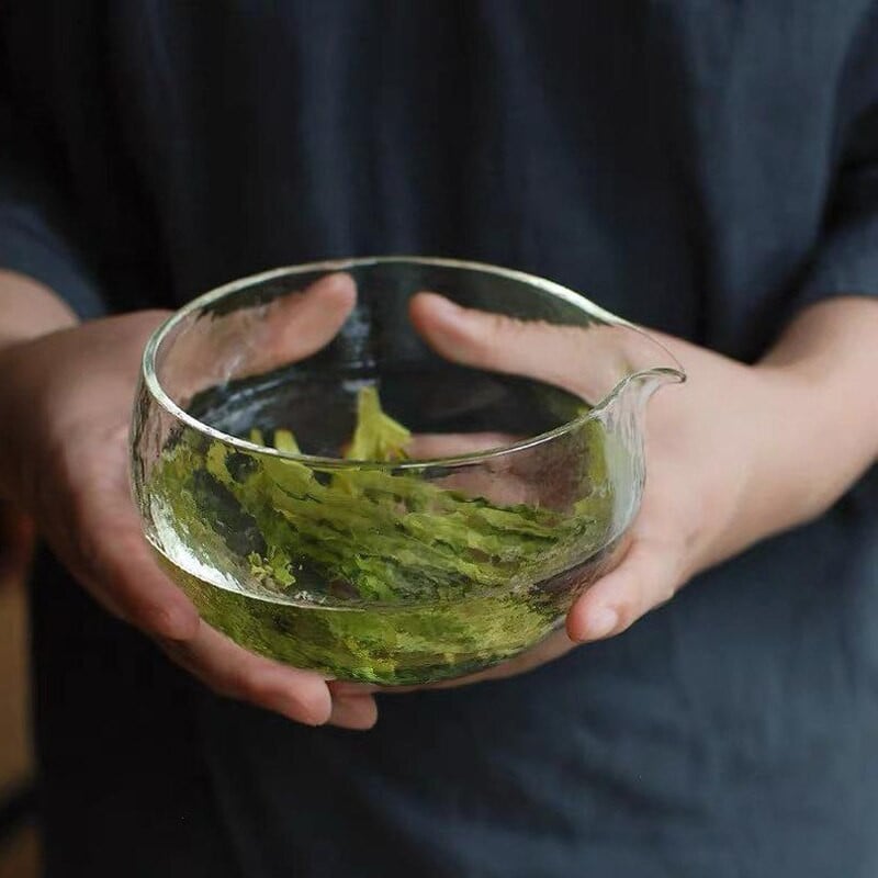 Sklenená miska na matchu s textúrovaným výlevným hrdlom - ručne vyrobený japonský štýl, ceremoniálny chawan zo zeleného čaju, 400 ml, 13,5 oz, veľký priehľadný pohár