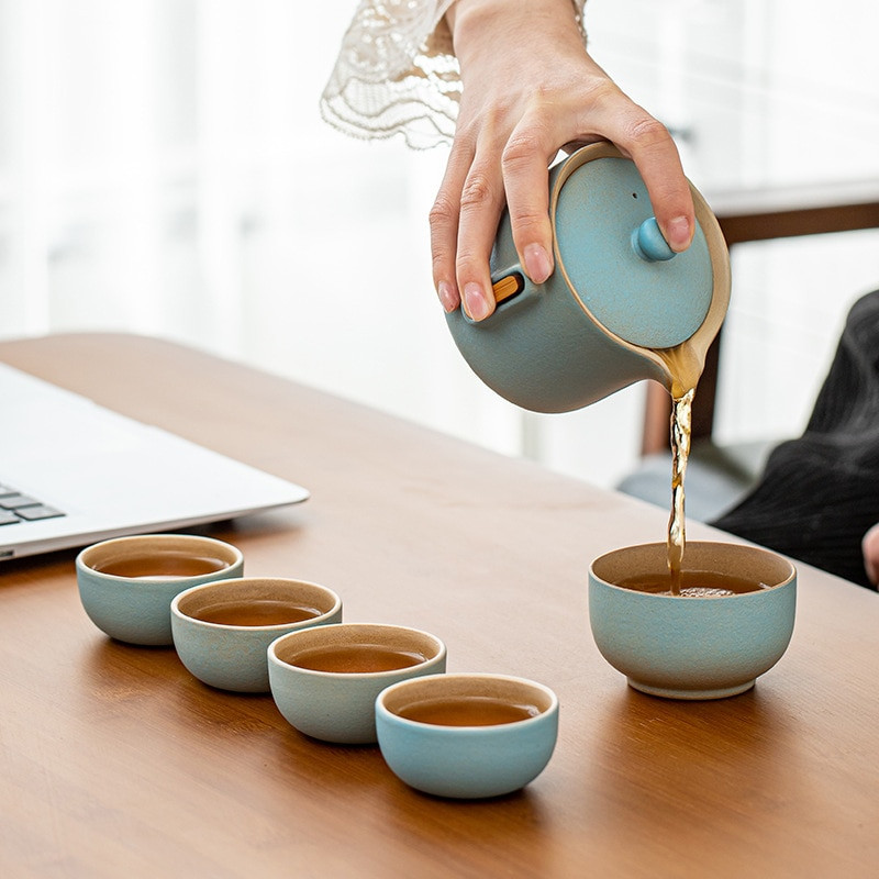 Kineski putni kung fu set za čaj Keramički prijenosni čajnik Porculanski čajnik Gaiwan šalice čaja Čajna ceremonija Lončić s putnom torbom