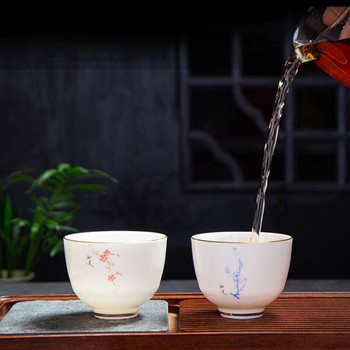 2 бр./компл. Китайска керамична чаша за чай Suet jade Чаша за кафе Ръчно изработена малка купа за чай Порцеланов сервиз за чай Аксесоари Лична единична чаша