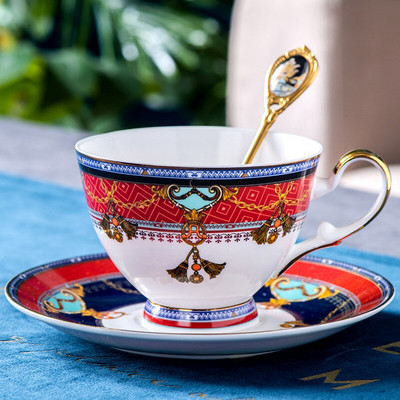 Hrnčeky na kávu, kráľovský kostný porcelán, cestovateľské umenie, maľba, keramické kreatívne šálky, sada lyžíc, darček, európsky luxusný tazas, kuchynská dekorácia