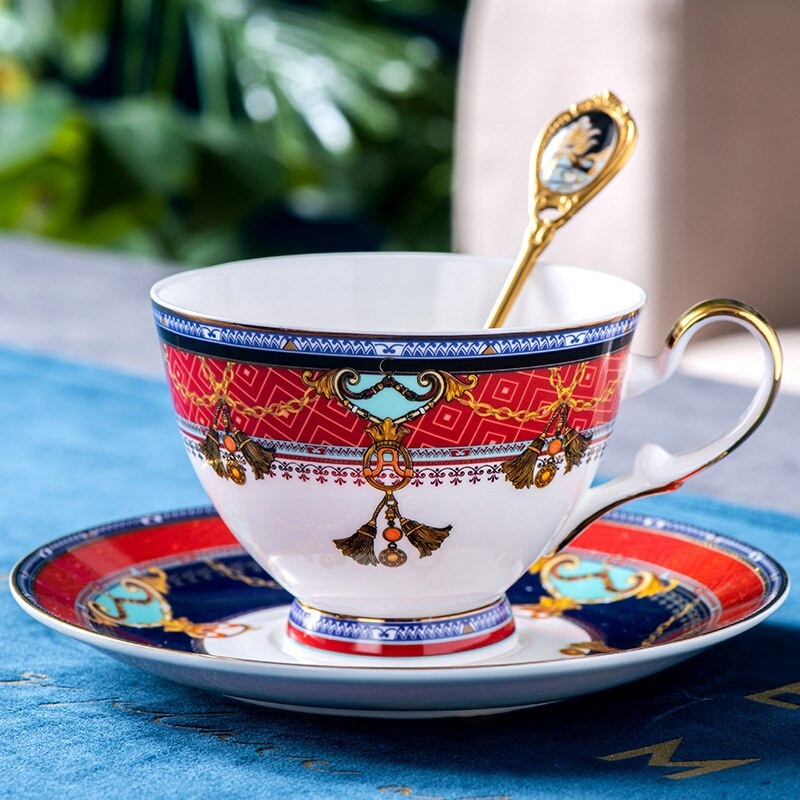 Hrnčeky na kávu, kráľovský kostný porcelán, cestovateľské umenie, maľba, keramické kreatívne šálky, sada lyžíc, darček, európsky luxusný tazas, kuchynská dekorácia