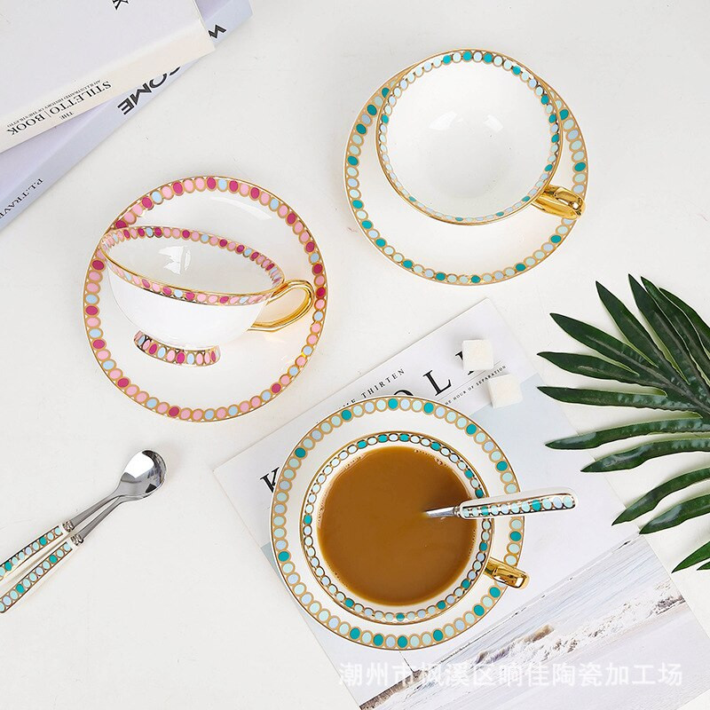 Kerámia kávés bögrék Bone China csésze csészealj csészealj Nordic Royal Egyszerű utazási csésze Konyha Ajándék Kávézó Italkészlet Lakásdekoráció