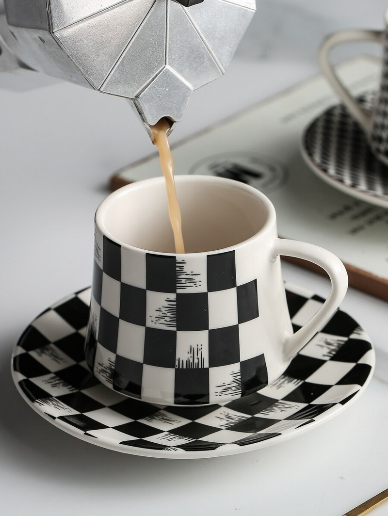 Nordic Luxury fehér kerámia csésze és csészealj szett Modern dizájn kávéscsésze Délutáni tea Török kávéscsésze szett Utazós kávéscsésze
