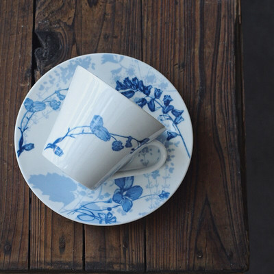 Francia virág, kék-fehér kávés csészealj készletek Porcelán délutáni teáscsészék otthoni irodai konyhához Kávé tea kellékek