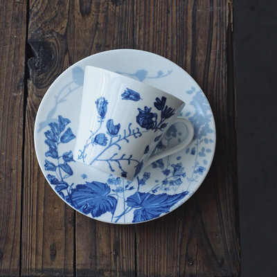 Francia virág, kék-fehér kávés csészealj készletek Porcelán délutáni teáscsészék otthoni irodai konyhához Kávé tea kellékek