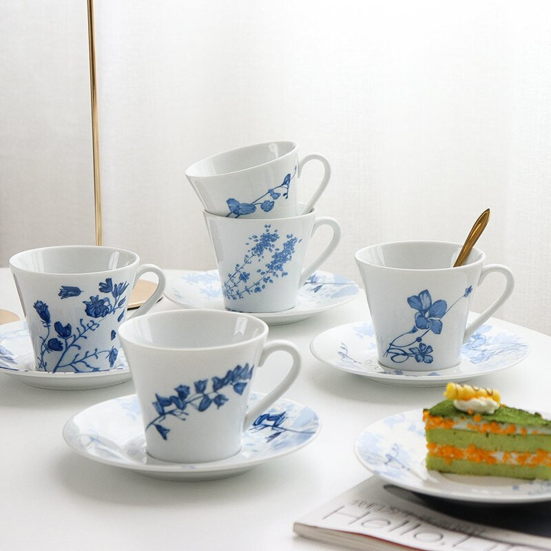 Francia virág, kék-fehér kávés csészealj készletek Porcelán délutáni teáscsészék otthoni irodai konyhához Kávé tea kellékek