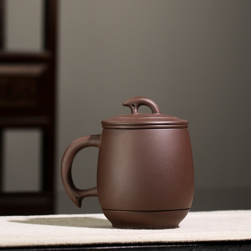 Lila szemcseméretű teáscsésze szűrővel Yixing lila agyag teáscsészék Kínai, kézzel készített csésze fedős tea infuser Irodai teaszertartási kiegészítők