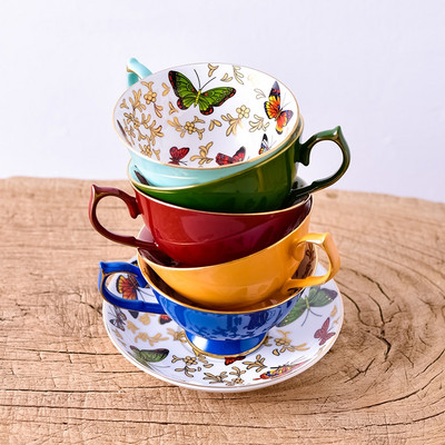European Light Luxury Coffee Cup Inglise pärastlõunatass Bone China Butterfly Gold Edge teekomplekt Keraamilised musta tee tassid ja alustassid