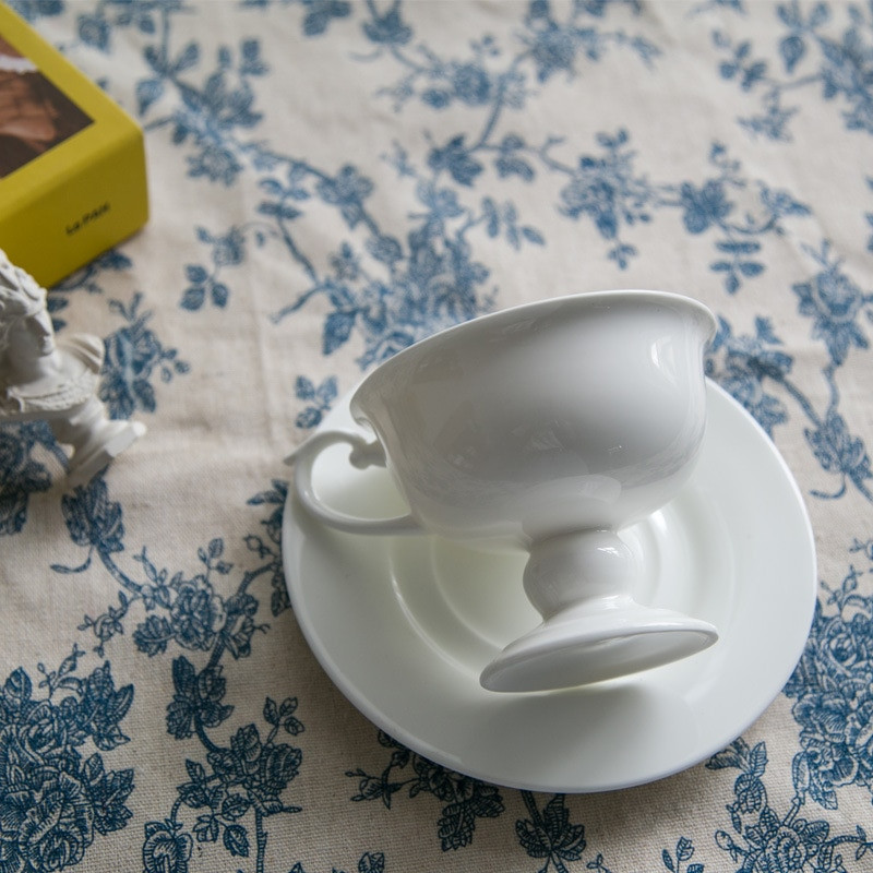 Bone China kávés bögre kézzel készített kerámia serleges eszpresszó csésze és csészealj készletek skandináv stílusú Kreatív tiszta fehér délutáni teás bögrék