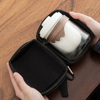 Keraminis kelioninis Kung Fu arbatos rinkinys arbatos reikmenų rinkinys Kelioninis maišelis Vienas arbatinukas Keturi arbatinukai Porcelianinis stiklinis arbatos puodelis ir puodelių rinkinys Verslo dovana