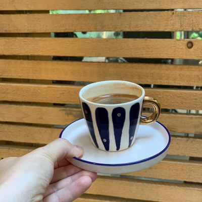 Kézzel készített kerámia csésze török kávé espresso csésze, arany részlettel egyedi készítésű egyszeri adag