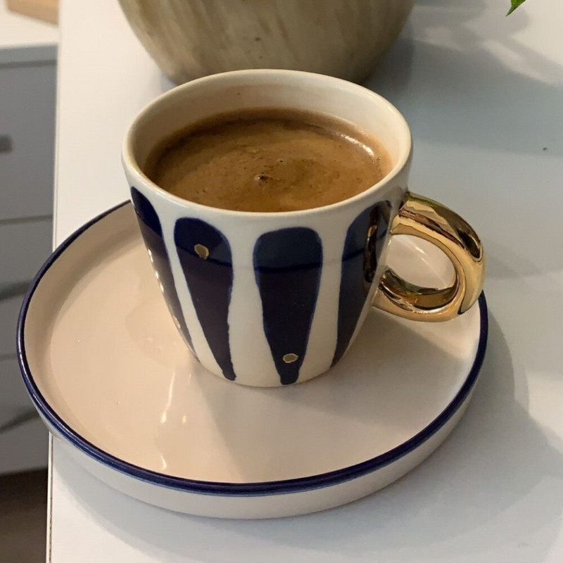 Kézzel készített kerámia csésze török kávé espresso csésze, arany részlettel egyedi készítésű egyszeri adag