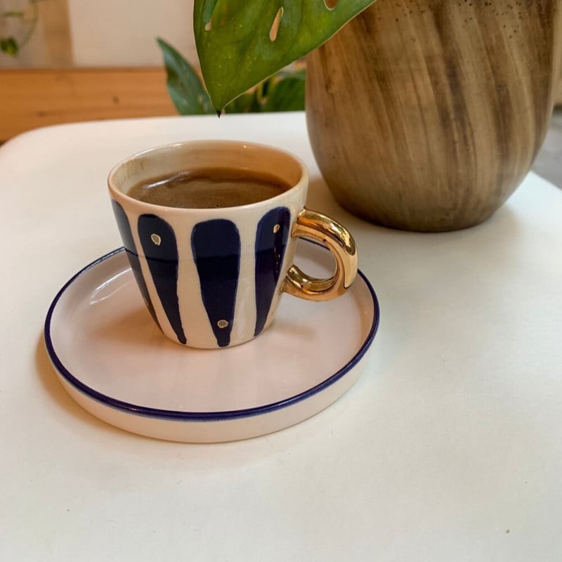 Kézzel készített kerámia csésze török kávé espresso csésze, arany részlettel egyedi készítésű egyszeri adag