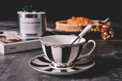 Keramički set šalica za kavu u europskom stilu Phnom Penh Šalice za poslijepodnevni čaj sa žličicom i tanjurićem Setovi Dizajnerska šalica s tanjurićem Tazas Cafe