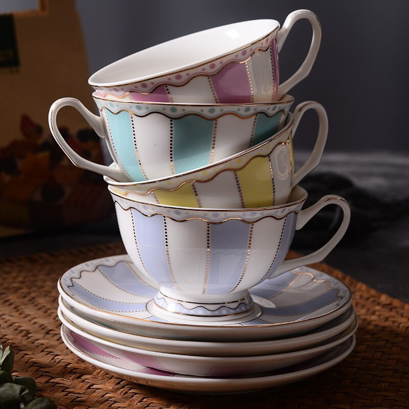 Kerámia kávés csésze készlet Európai stílusú Phnom Penh délutáni teáscsészék kanállal és csészealj készletekkel Design bögre csészealjjal Tazas Cafe