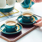 Európai fényűző arany keretű kerámia kávés teás csészék Arany Csúcsminőségű Bone China csészealj szett Születésnapi ajándékok pároknak