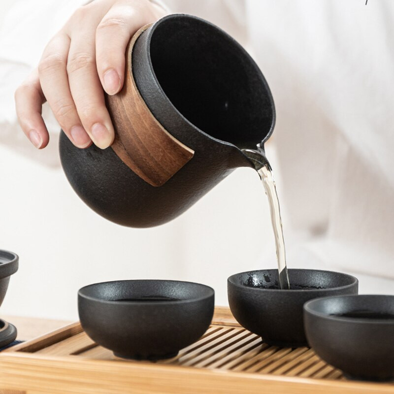 Prijenosni set za putni čaj uključuje 1 čajnik, 4 šalice za čaj, prekrasan i jednostavan kuhalo za vodu, kineski keramički prijenosni čajnik gaiwan