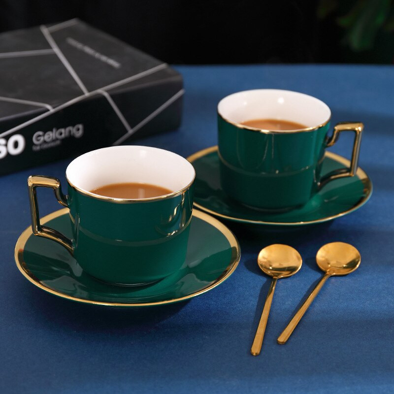 Green Ceramics Kreatív csésze és csészealj Porcelán egyszerű teáskészletek Szobai kávéscsészék Tazas Para Cafe Konyhai edények