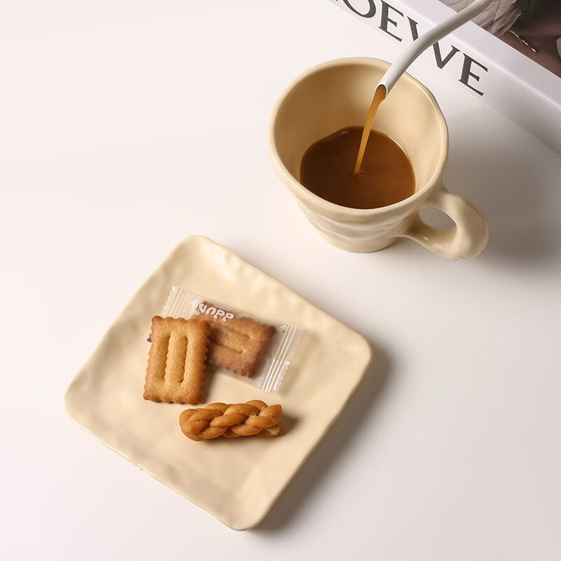 Cutelife Yellow Ceramics Szabálytalan kávéscsésze szett Kreatív Reggeli Tej Latte Tea csésze csészealj Lakásdekor Újrafelhasználható ivópohár