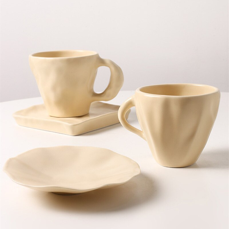 Cutelife Yellow Ceramics Szabálytalan kávéscsésze szett Kreatív Reggeli Tej Latte Tea csésze csészealj Lakásdekor Újrafelhasználható ivópohár