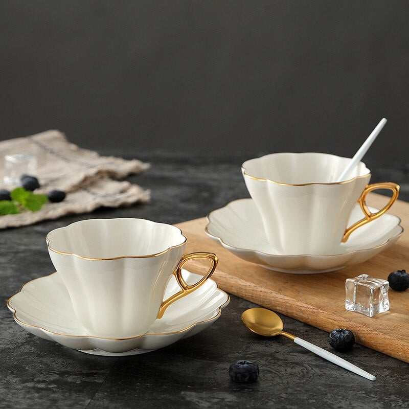 180 ml keraminis elegantiškas Bone China puodelis ir lėkštė, gėlė su lėkšte balto porceliano Phnom Penh Cafe espreso puodelio keraminė lėkštė