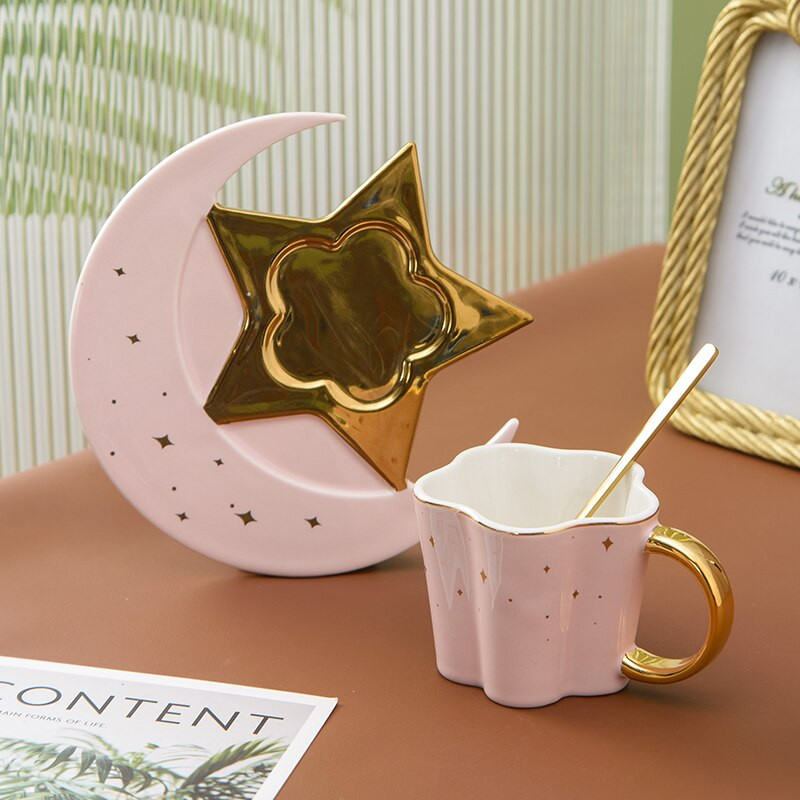 Arany fogantyús bögre délutáni tea csésze gyümölcslé víz ital csésze porcelán Kreatív kerámia Star Moon kávéscsésze és csészealj kanállal