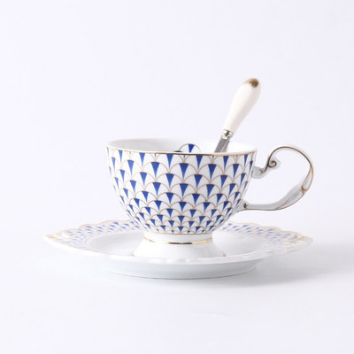 Europietiško stiliaus elegantiški ir tauraus aukso arbatos puodeliai, lėkštės ir šaukštai popietės desertas arbatinė kavos puodeliai arbatos rinkinio puodelis