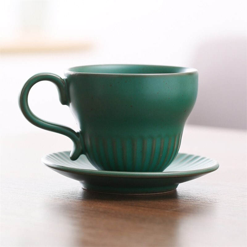 Európai Retro kávés tejcsésze készlet Kreatív sötétzöld fényű luxus porcelán délutáni teáscsésze fogantyúval háztartási ivóeszközökkel