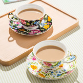 Cvjetni dizajn Europski set za kavu od koštanog porculana Vrhunska porculanska šalica za kavu i tanjurić Luksuzni darovi Biserna glazura