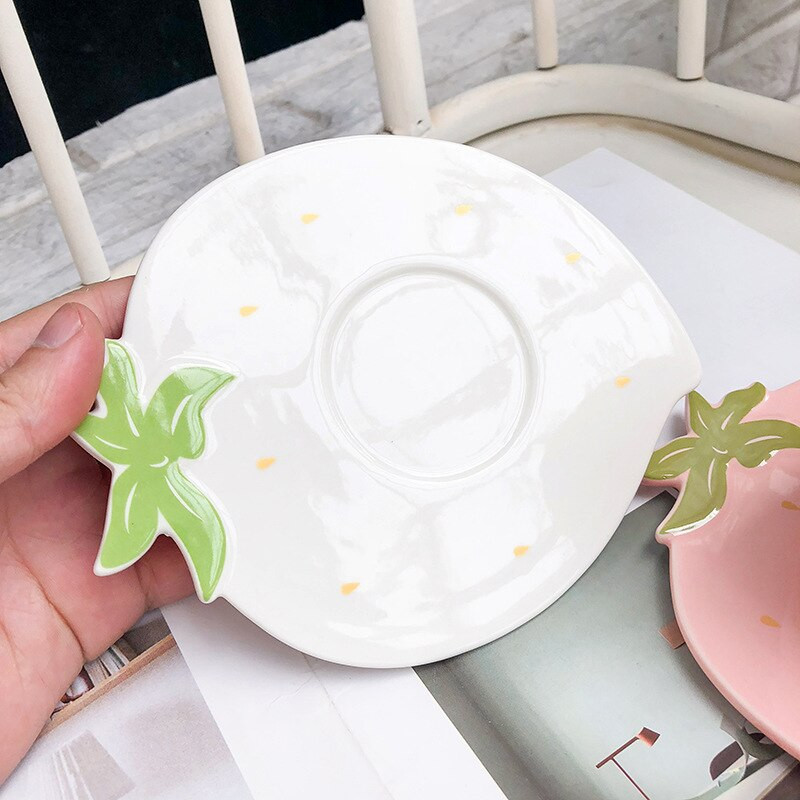 250 ml-es kreatív vizes csésze csészealjjal Kawaii eper kerámia tejes bögre gyümölcslé kávésbögrék Rajzfilm ivópohár gyerekeknek ajándékok