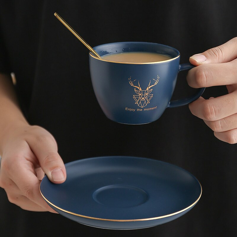 Šiaurės šalių Pnompenio keramikos biuro kavos puodelis ir lėkštės rinkinys Pieno arbatos puodeliai Gimtadienio poroms Dovanų sulčių puodelis su šaukštu gėrimų