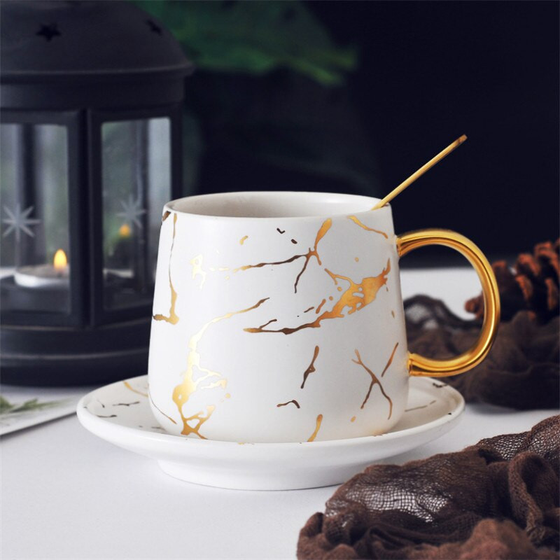 Europska mala luksuzna keramička šalica za kavu i tanjurić s uzorkom od mramora s poklopcem Kreativna šalica za doručak Domaća šalica za čaj Posuđe za piće