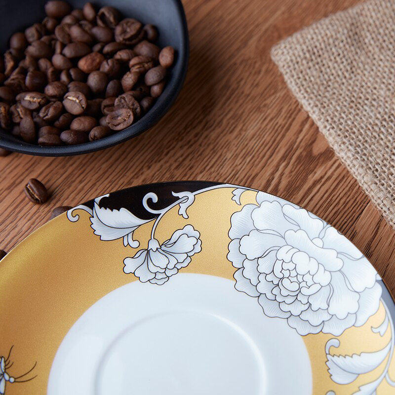 Deluxe európai stílusú teáscsésze készlet csontporcelán teáscsésze és csészealj teáskanál kávézó kávéscsésze délutáni tea party fekete teás csésze