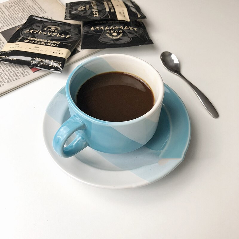 Ceașă de cafea europeană creativă, ceașcă de ceai din porcelană regală din ceramică, cu mâner, farfurie realizată manual Xicara Porcelana, vase de băutură QJJ60BYD