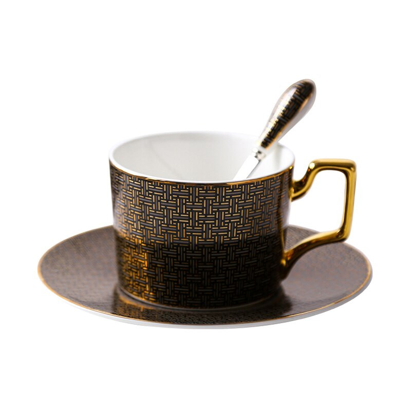 Klasszikus, kiváló minőségű rácsos kávéscsészék és csészealjak Európai elegáns csontporcelán Kávéscsésze Brit délutáni tea fekete teáscsésze készlet