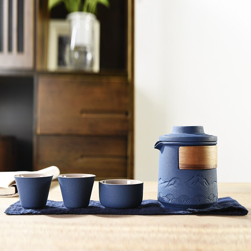 Japoniški keraminiai arbatinukai su 3 puodelių reljefiniu kalnų nešiojamu kelioniniu arbatos rinkiniu