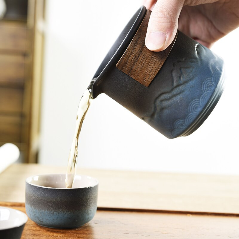 Japoniški keraminiai arbatinukai su 3 puodelių reljefiniu kalnų nešiojamu kelioniniu arbatos rinkiniu