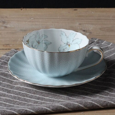 Európai Bone porcelán kávéskészlet Csúcsminőségű Porcelán kávéscsésze és csészealj Luxus ajándékok Gyöngymáz