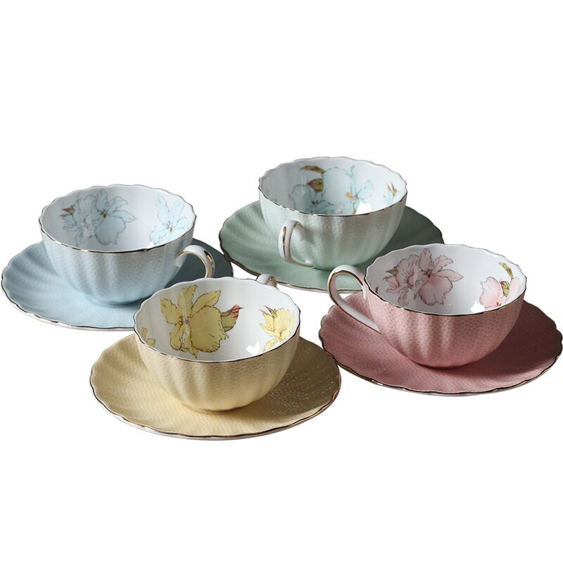 Európai Bone porcelán kávéskészlet Csúcsminőségű Porcelán kávéscsésze és csészealj Luxus ajándékok Gyöngymáz