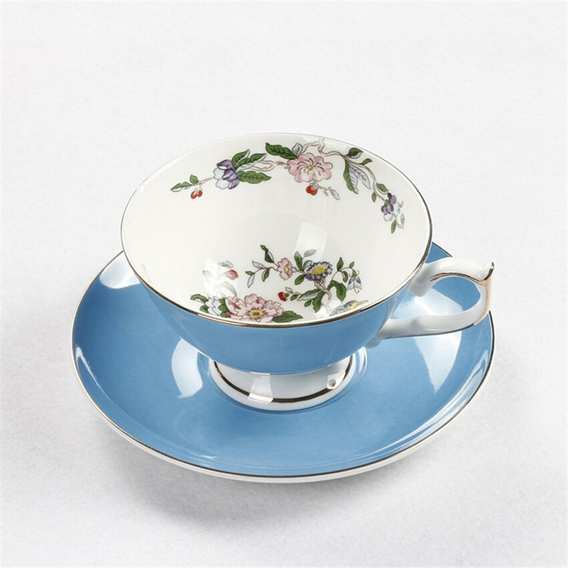 Európai csontporcelán kávéscsésze és tányér kávés csésze készlet torta tányér Western Restaurant délutáni tea csésze country stílusú teáscsésze